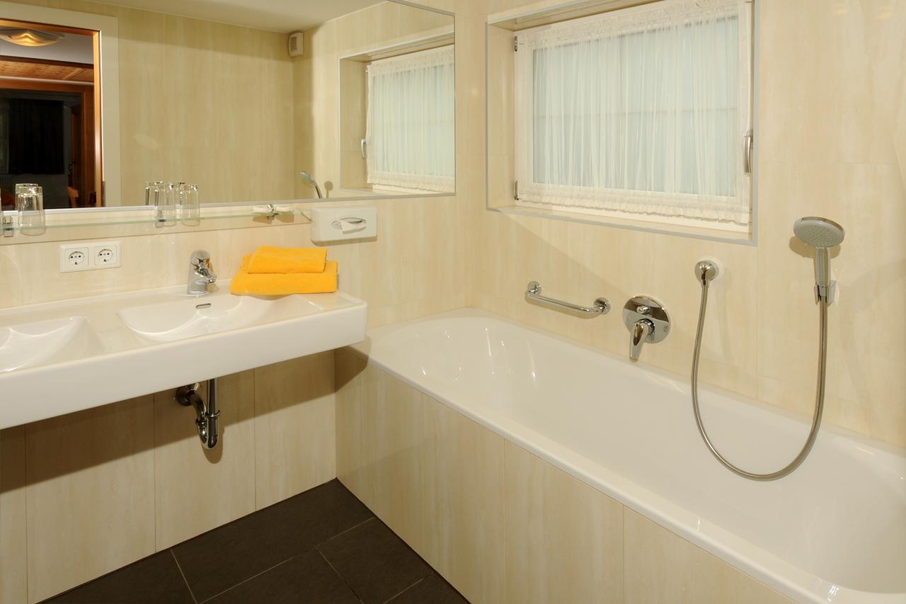 טוקס Hotel Burgschrofn מראה חיצוני תמונה