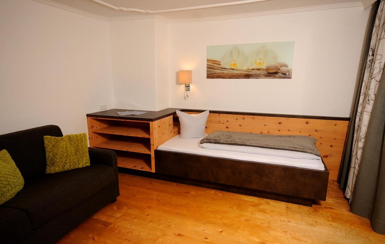 טוקס Hotel Burgschrofn מראה חיצוני תמונה